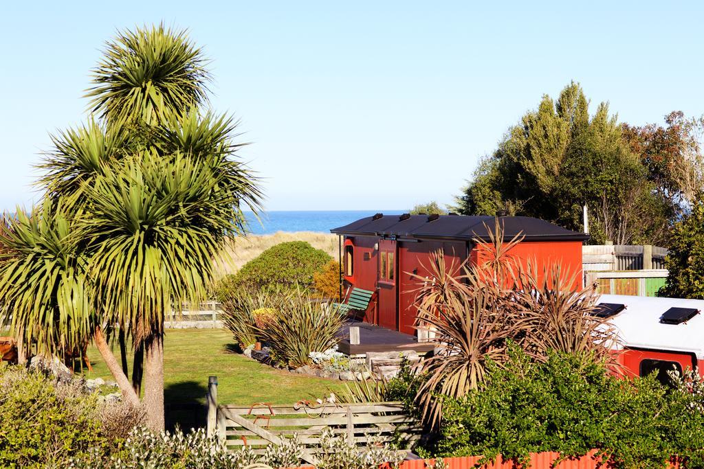 Hapuku Carriages Kaikoura Bed & Breakfast Exterior photo