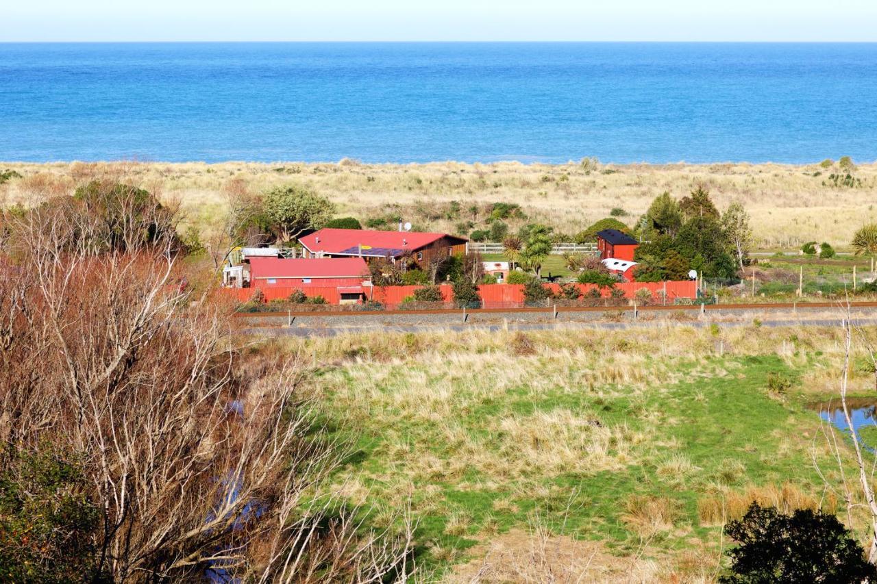 Hapuku Carriages Kaikoura Bed & Breakfast Exterior photo